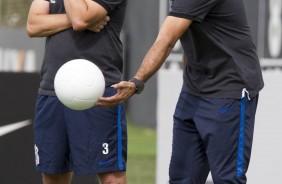 Fbio Carille e Osmar Loss no treino do Corinthians no CT Joaquim Grava