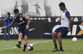 Bruno Paulo e Fagner no treino do Corinthians no CT Joaquim Grava