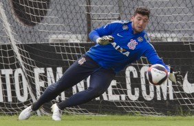 Caique no treino do Corinthians no CT Joaquim Grava