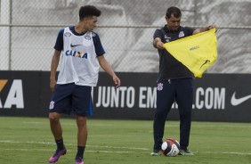 Fbio Carille e Marquinhos Gabriel no treino do Corinthians no CT Joaquim Grava