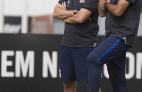 Fábio Carille e Osmar Loss no treino do Corinthians no CT Joaquim Grava