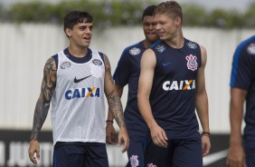 Fagner e Marlone no treino do Corinthians no CT Joaquim Grava