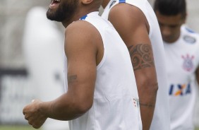 Fellipe Bastos no treino do Corinthians no CT Joaquim Grava