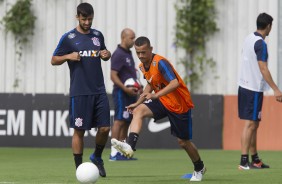 Luidy e Camacho no treino do Corinthians no CT Joaquim Grava