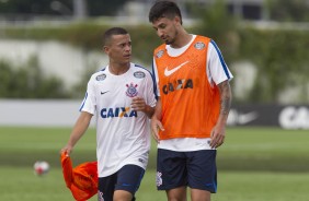 Luidy e Pedro Henrique no treino do Corinthians no CT Joaquim Grava