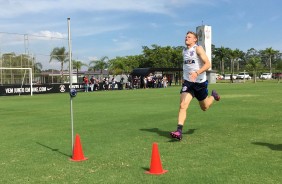 Marlone em atividade no treino do Corinthians no CT Joaquim Grava