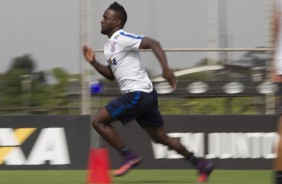 Mendoza em atividade no treino do Corinthians no CT Joaquim Grava