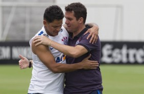 Osmar Loss e Giovanni Augusto no treino do Corinthians no CT Joaquim Grava