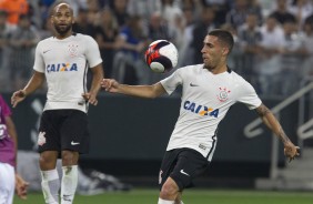 Fellipe Bastos e Gabriel no amistoso contra a Ferroviria na Arena Corinthians