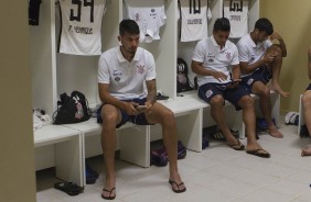 Camacho, Guilherme e Pedro Henrique no vestirio antes do jogo contra o So Bento em Sorocaba