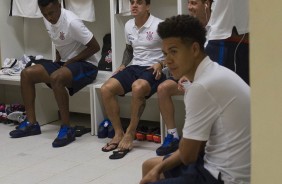 Moiss, Fagner e  Marquinhos Gabriel no vestirio antes do jogo contra o So Bento em Sorocaba