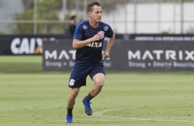 Rodriguinho correndo no ltimo treino do Corinthians antes da estreia no Paulista