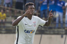 J comemora gol contra o So Bento na estreia do campeonato paulista