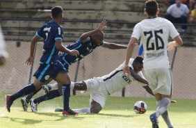 Jô e Rodriguinho em ação contra o São Bento na estreia do campeonato paulista