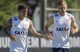 Fagner e Marlone durante o jogo treino contra o Atibaia