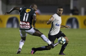 Gabriel em jogada contra a Caldense na estreia da Copa do Brasil