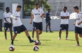 Mendoza, Balbuena, Paulo Roberto, Marciel e Rodrigo Figueiredo no treino da manh