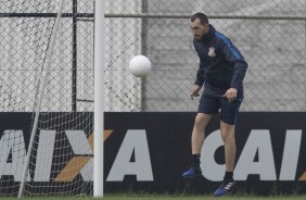 Se recuperando de leso, Walter apareceu em campo