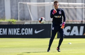 Goleiro  Diego durante treino no CT Joaquim Grava