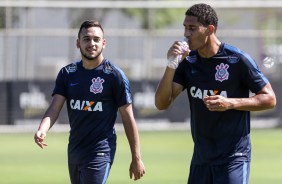 Maycon e Pablo durante treino no CT Joaquim Grava