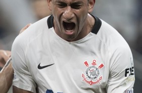 Pablo, autor do gol, comemora em partida vlida pelo Paulista, contra o Novorizontino