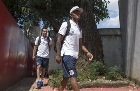 Paulo Roberto e Rodriguinho chegando no estádio José Liberatti para partida contra o Audax