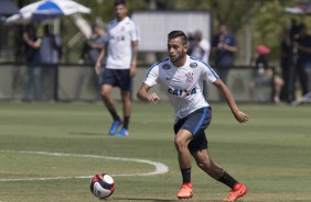 Maycon durante jogo treino contra o gua Santa