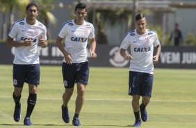 Pablo, Balbuena e Guilherme Arana em jogo treino contra o gua Santa