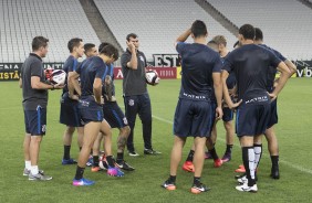 Elenco reunido na Arena para treino aberto antes do Drbi