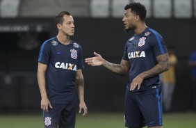 Rodriguinho e Kazim estão garantidos no clássico contra o Palmeiras