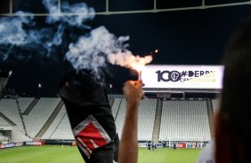 Sinalizadores foram levados na Arena Corinthians