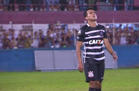 Jadson bateu o primeiro pnalti do Corinthians, e perdeu