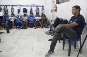 Carille e elenco aguardam início do jogo contra o Brusque