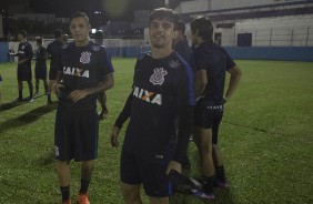 Fagner e Arana no treino em Brusque