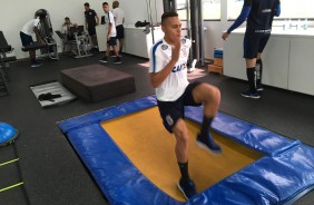 Léo Jabá em treino na academia