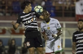 Romero em jogada contra o Brusque, pela Copa do Brasil