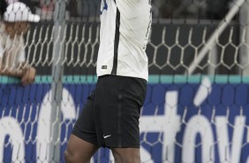 Após perder chance contra o Santos, Jõ se lamenta muito