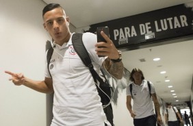 Arana chegando  Arena para duelo contra o Santos, vlido pelo Paulisto