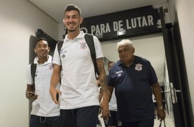 Pedro Henrique durante a chegada dos jogadores à Arena para partida contra o Santos
