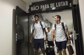 Rodriguinho e J chegando na Arena para duelo contra o Santos