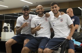 Vilson, Camacho e Fellipe Bastos antes do duelo contra o Santos