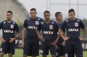 Jogadores durante treino da tarde