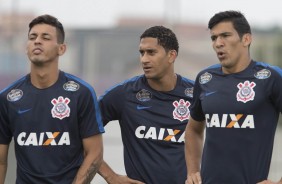 Marciel, Pablo e Balbuena em treino no CT