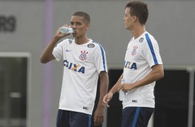 Pedrinho e Rodrigo Figueiredo durante treinamento no CT