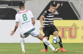 Rodriguinho chute forte contra a meta do Luverdense, pela Copa do Brasil