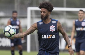 Fora da lista de inscritos do Paulisto, Cristian briga para cavar vaga na Copa do Brasil