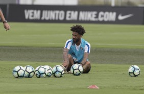 Cristian treina no CT durante atividade da tarde