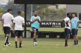 Jogadores durante treino da tarde