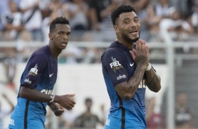 Kazim e J durante jogo contra a Ponte Preta