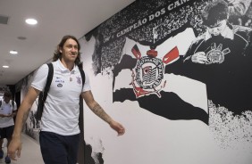 Cássio chegando para o jogo contra o Luverdense, na Arena